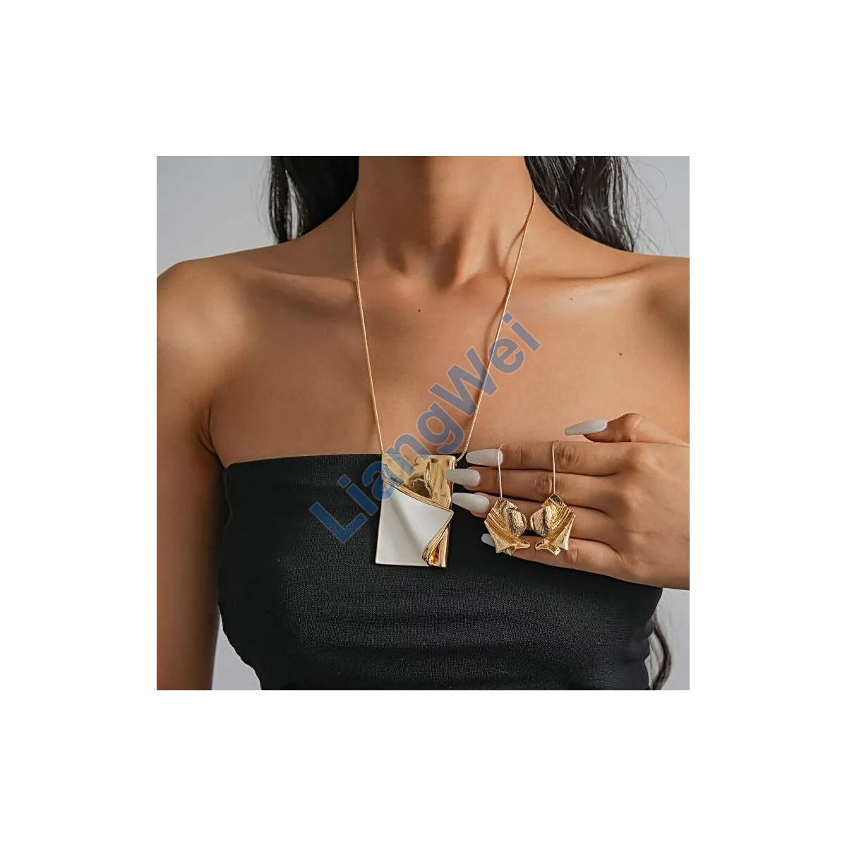 Layered Fashion Necklace 010