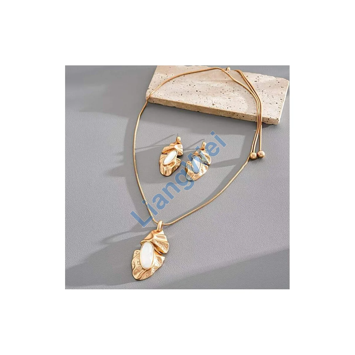 Layered Fashion Necklace 015