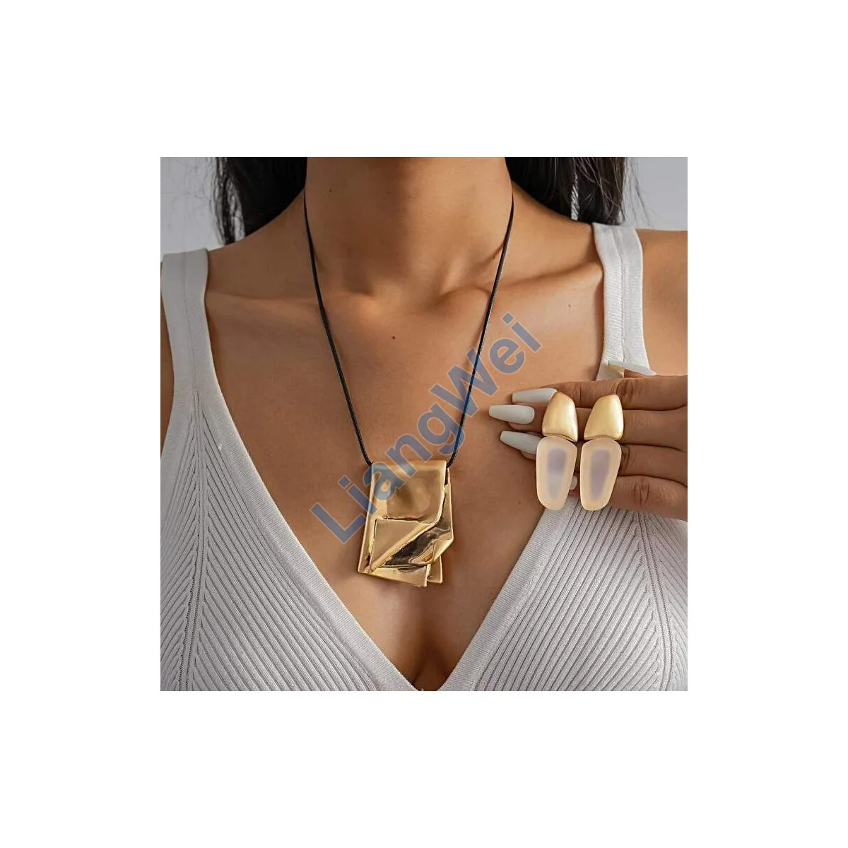 Layered Fashion Necklace 053
