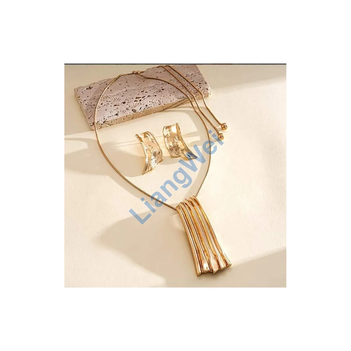 Layered Fashion Necklace 055