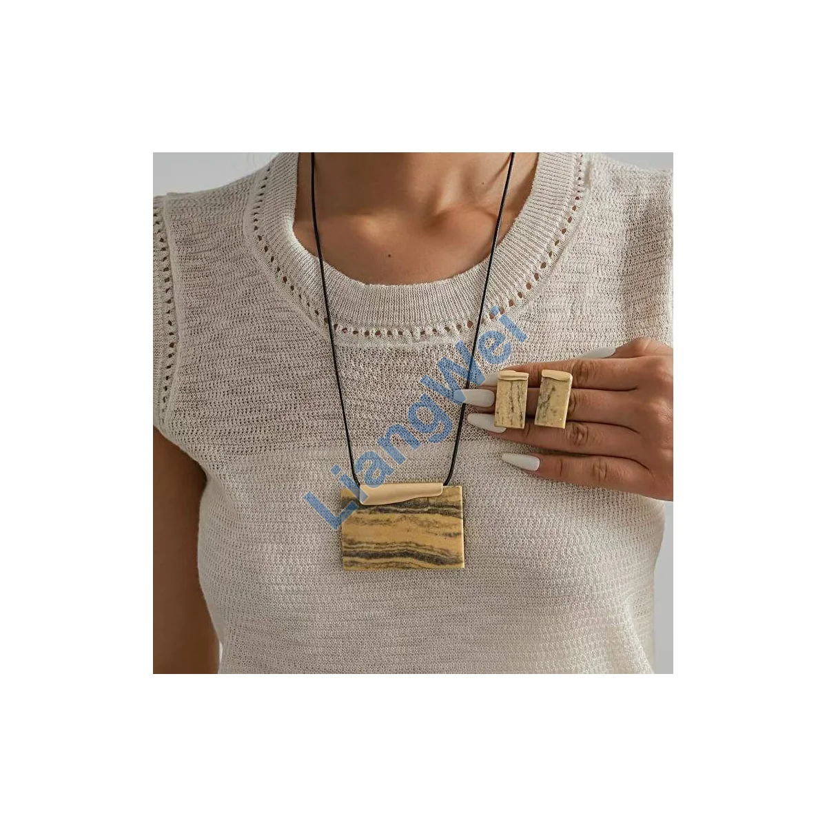 Layered Fashion Necklace 080