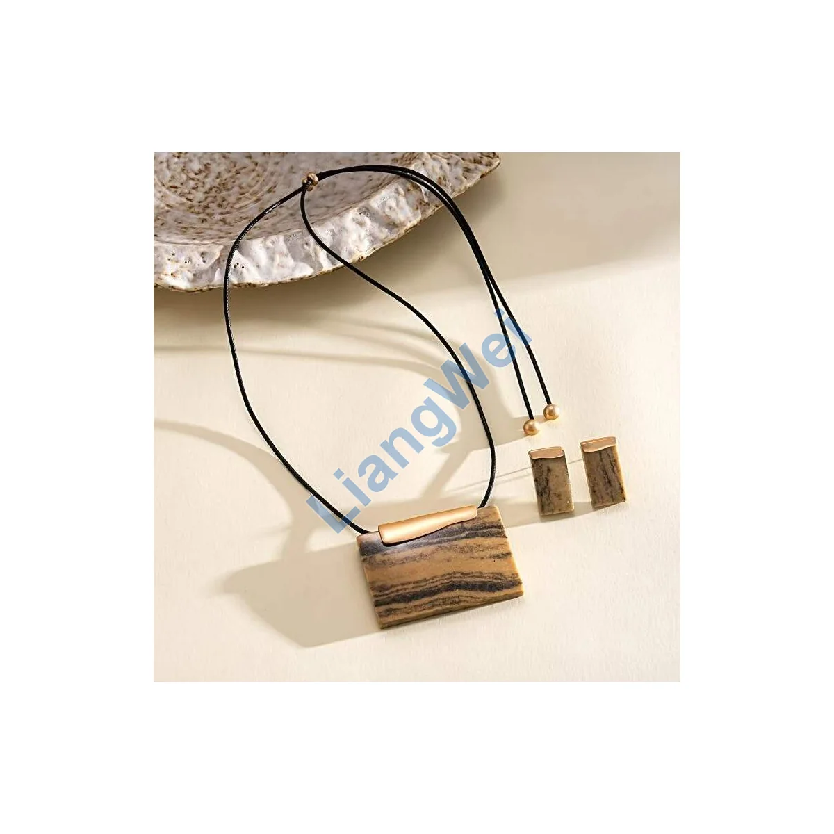Layered Fashion Necklace 081
