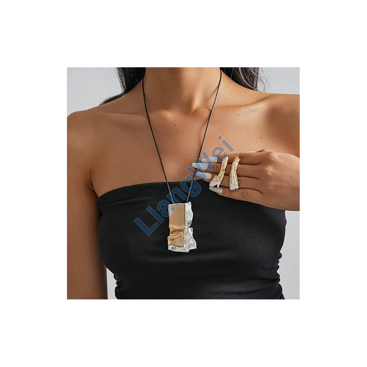 Layered Fashion Necklace 083
