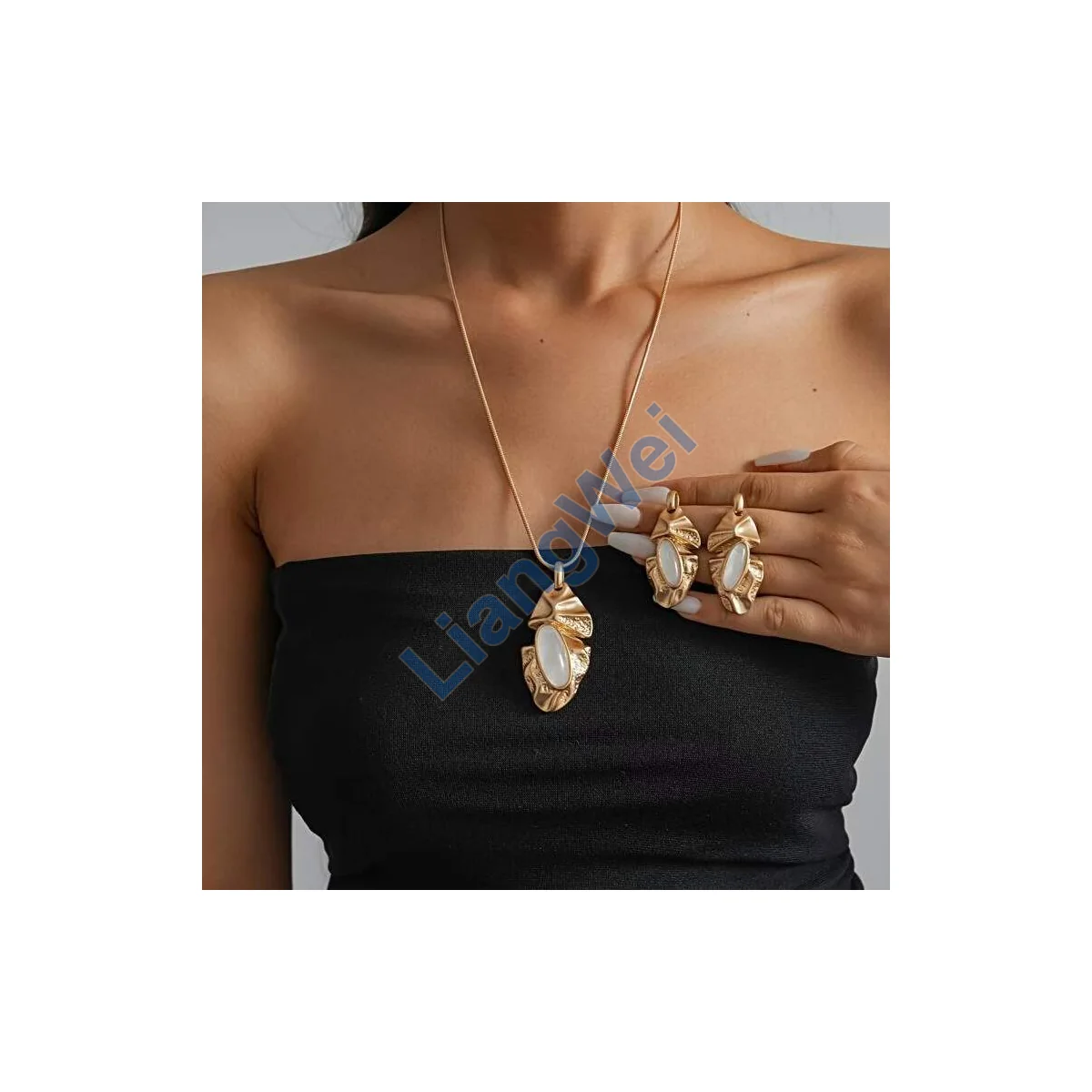 Layered Fashion Necklace 092